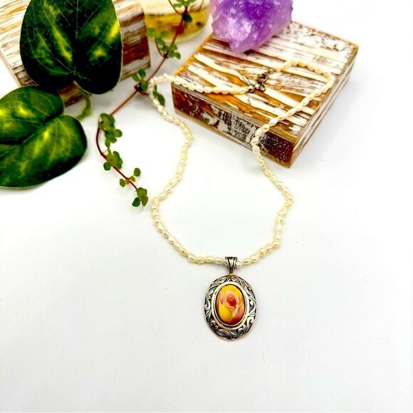 Vintage Jezlaine Porcelain Rose Pendant Freshwater Pearl Necklace - Picture 1 of 4